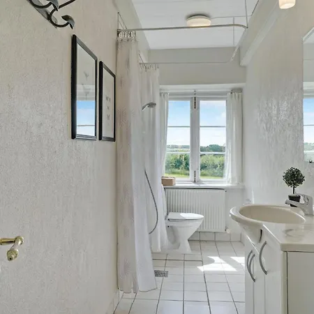 Σπίτι διακοπών Gorgeous In Hojslev With Kitchen *