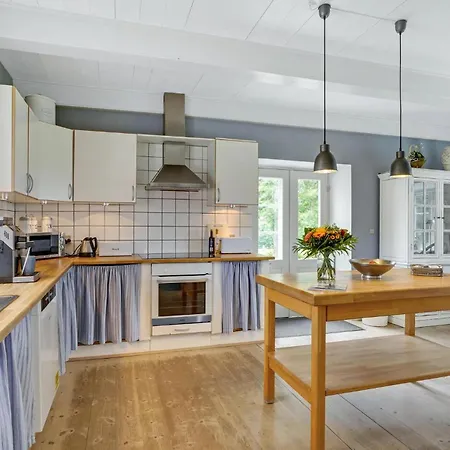 Gorgeous In Hojslev With Kitchen Σπίτι διακοπών Bøstrup